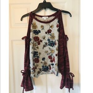 NWOT PERSOL soft cold shoulder floral knit flare sleeve shirt Size medium